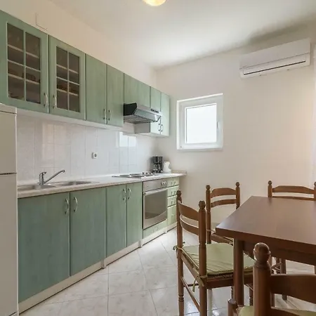 Burcul Apartment Sukosan